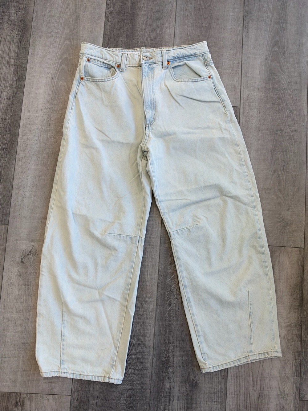 Zara Light Wash Women's Slight Barrel Jeans